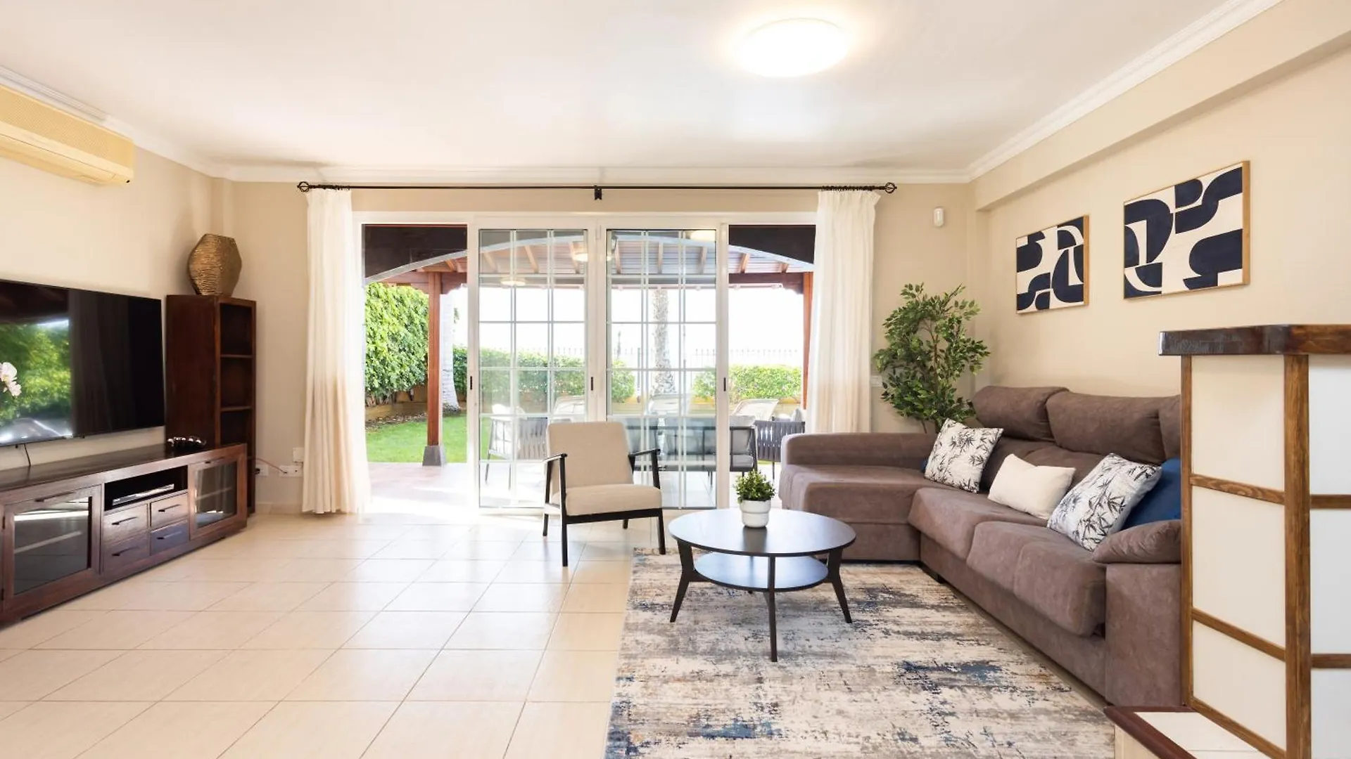 Villa Paraiso Del Mar Con Piscina Privada 圣地亚哥港 0*,  西班牙