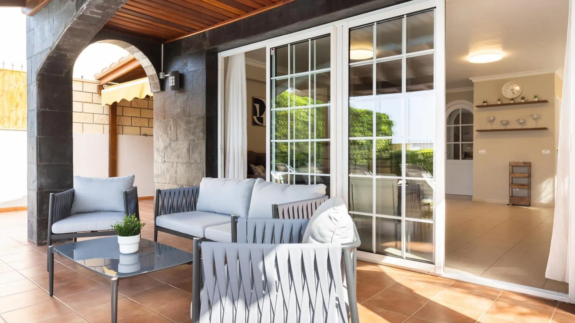 Villa Paraiso Del Mar Con Piscina Privada 圣地亚哥港 0*,  西班牙